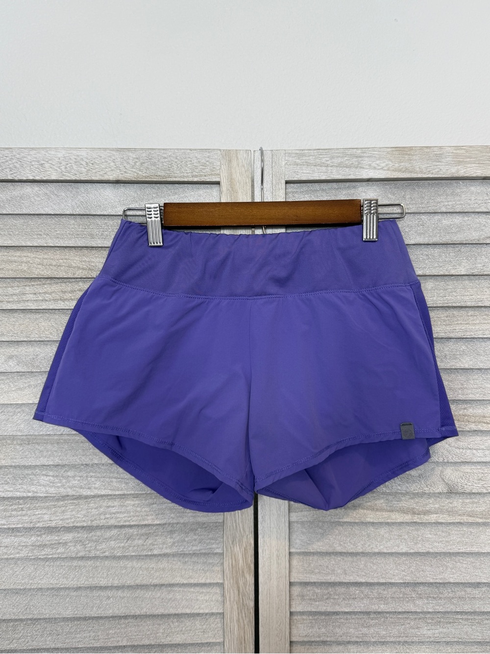 Oiselle Women’s Purple Lined Running Shorts Mesh Zip Pocket Size 4